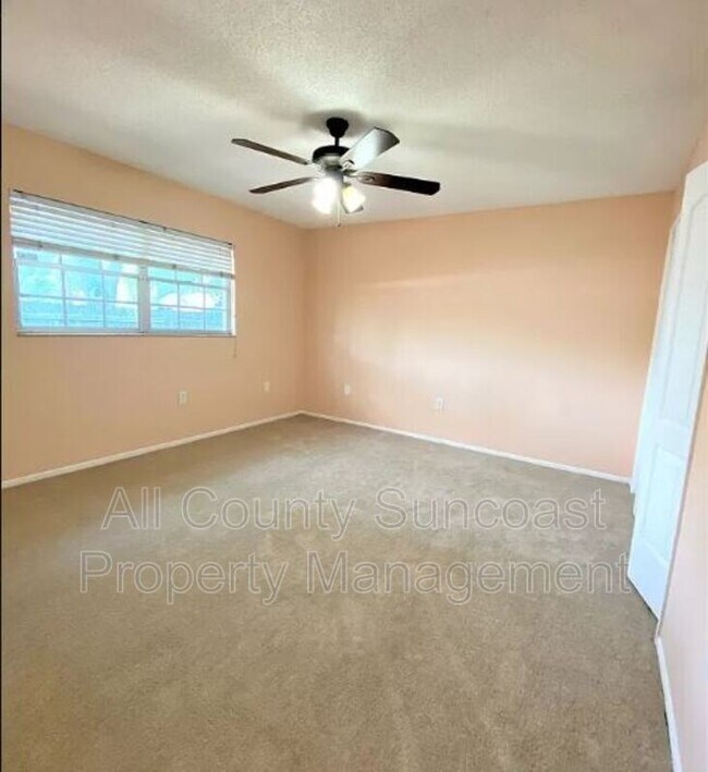 Foto del edificio - 2131 W Greenhollow Dr