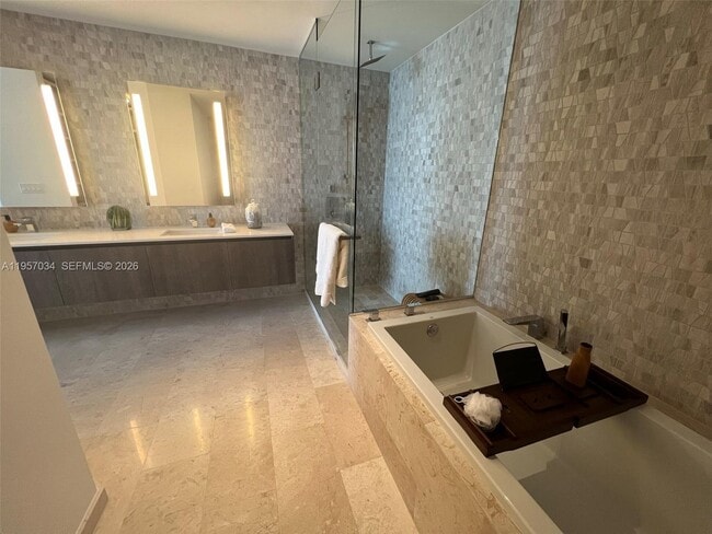 Foto del edificio - 88 SW 7th St