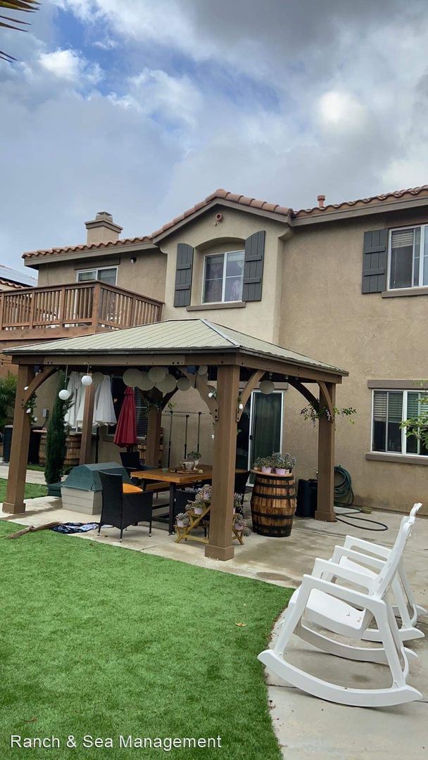 Building Photo - 4 br, 2.5 bath House - 3131 Huula Dr.