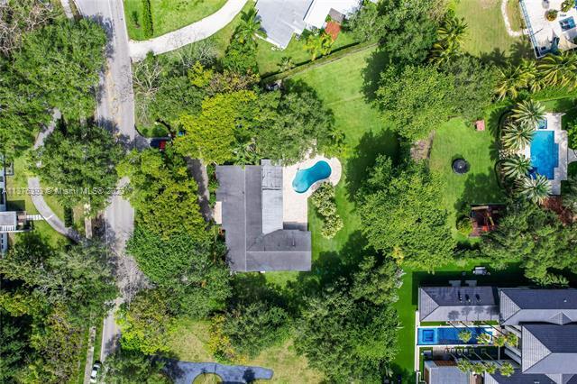 Building Photo - 6601 Chapman Field Dr