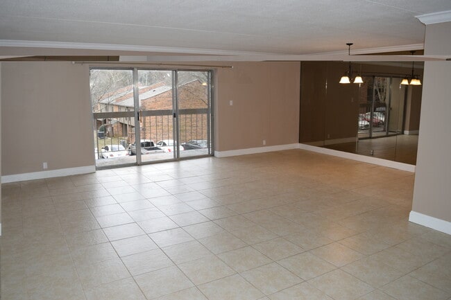 Building Photo - 8526 Madrid Ct