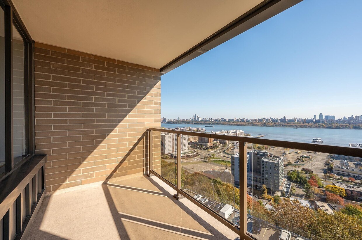 Foto principal - 9060 Palisade Ave