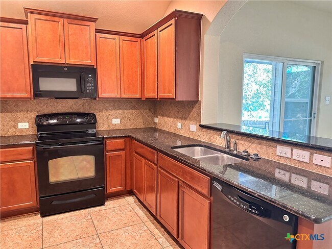 Foto del edificio - 2020 Meadow View Dr