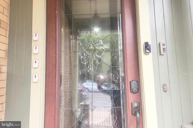 Building Photo - 4441 Spruce St