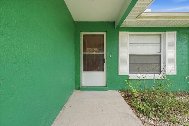 Building Photo - 515 Floral Dr