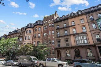 Building Photo - 125 Beacon St