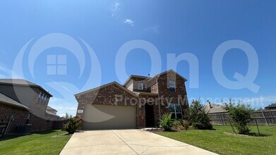 Building Photo - 400 Plum Ct