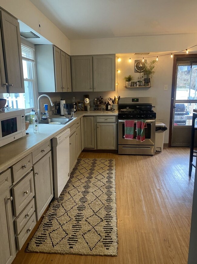 Foto del edificio - 5128 Keystone St