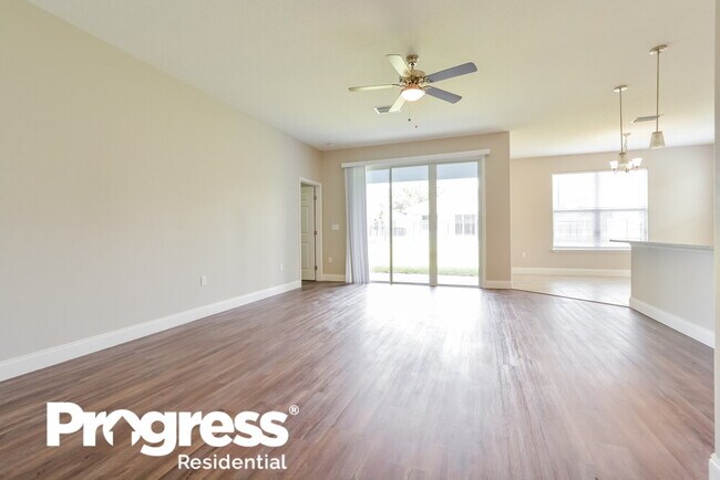 Building Photo - 27 Eleven Oaks Cir