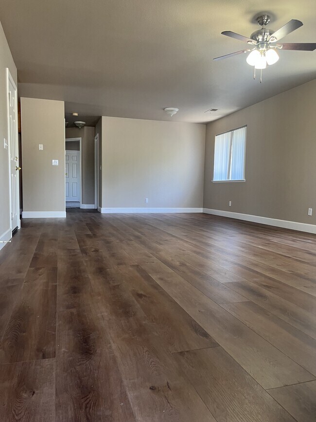 Foto del edificio - 2119 Acacia Ave