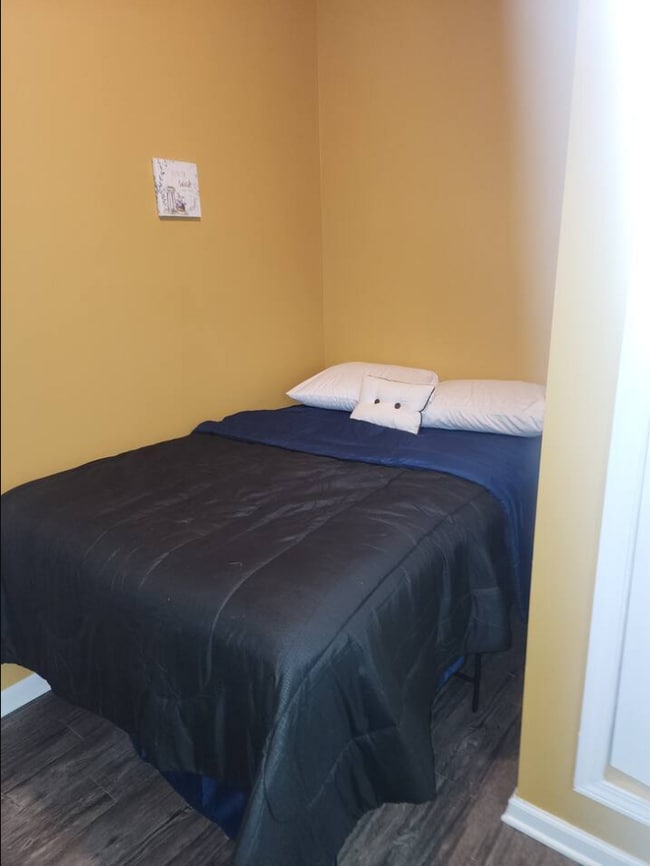 Photo - 412 N Montgomery St Townhome