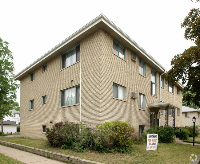 Building Photo - 1757 Thomas Ave