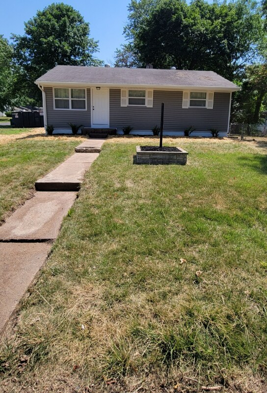 100 Monteith Cir, Glasgow Village, MO 63137 House Rental in Glasgow