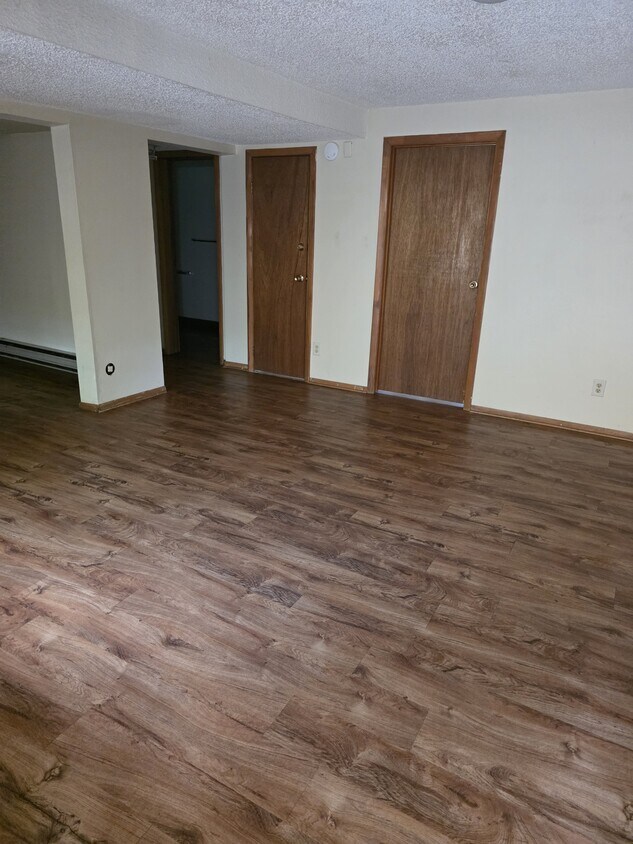 Foto del edificio - 702 Midland Ave