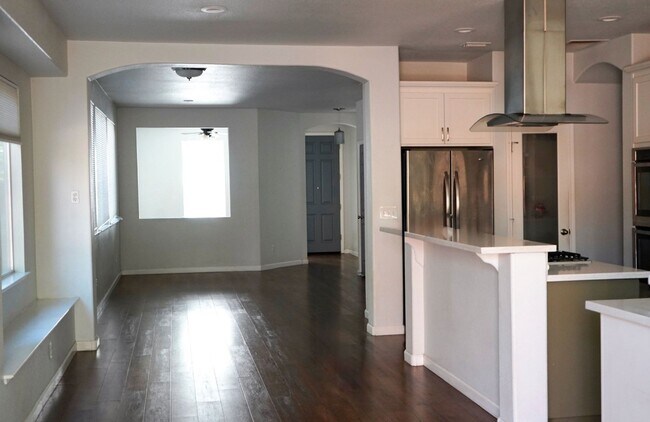 Foto del edificio - NICE 2 BEDROOM IN ROSEVILLE