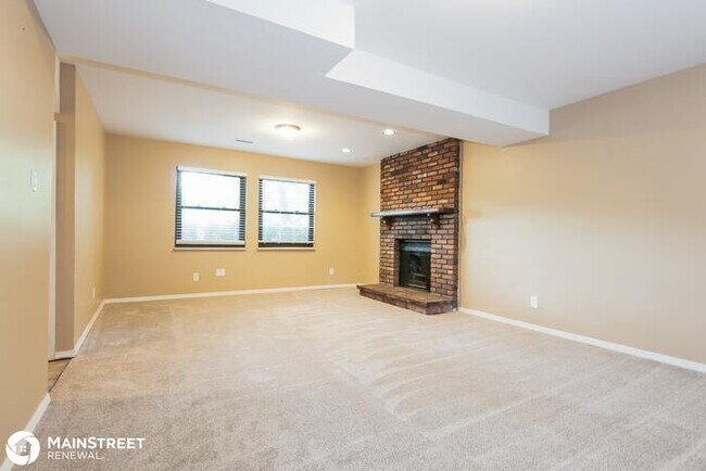 Building Photo - 1964 Westbourne Way Dr, Fenton, MO 63026