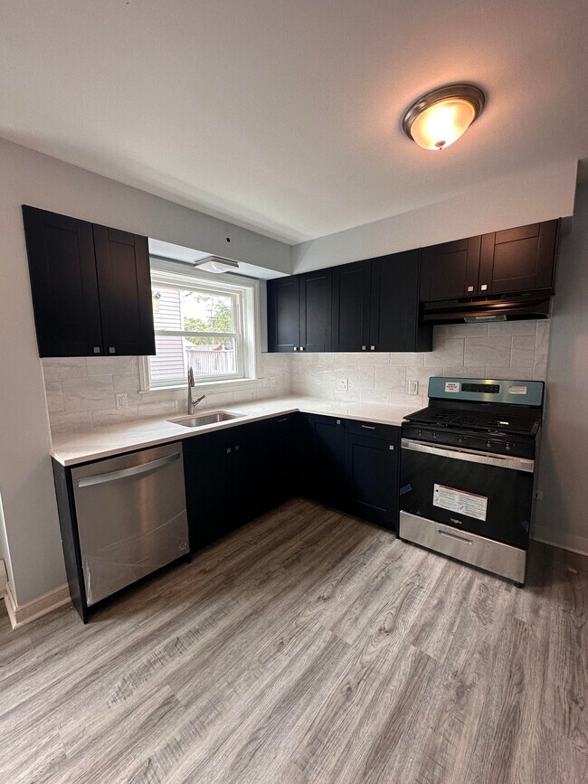 Building Photo - 312 23rd Ave