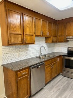 Foto del edificio - 5207 Cumberland Cove Dr