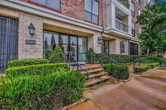 Building Photo - 2120 Kipling St