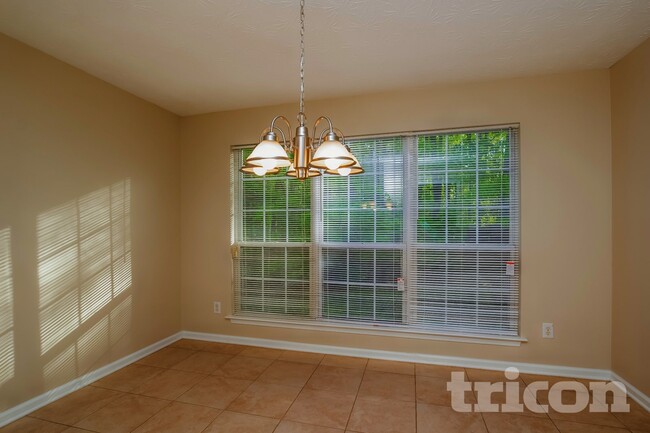 Foto del edificio - 2255 Hamilton Parc Ln