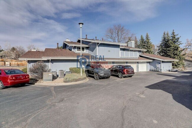 Foto del edificio - 8487 Everett Way