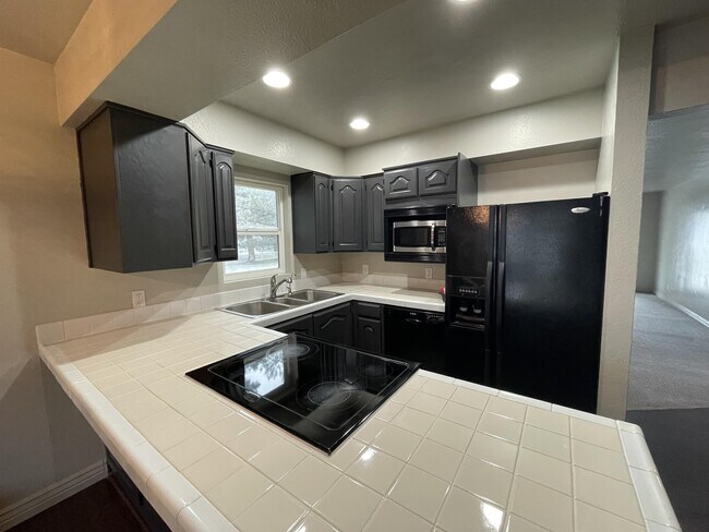 Building Photo - 4456 W Skye Dr