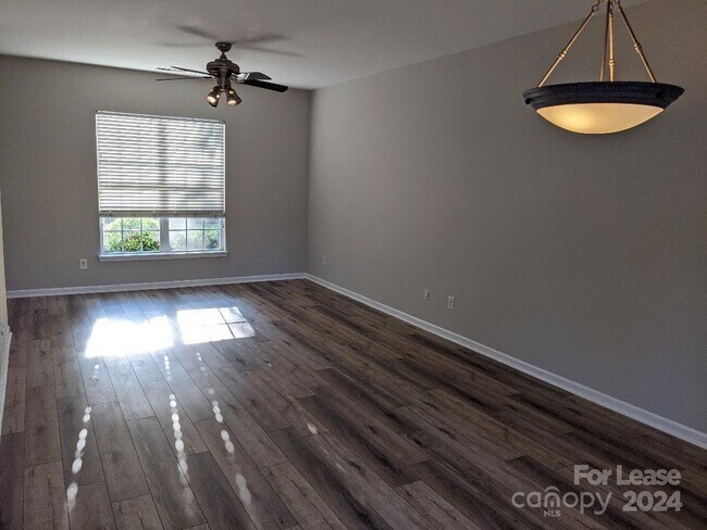 Foto del edificio - 8306 Townley Rd
