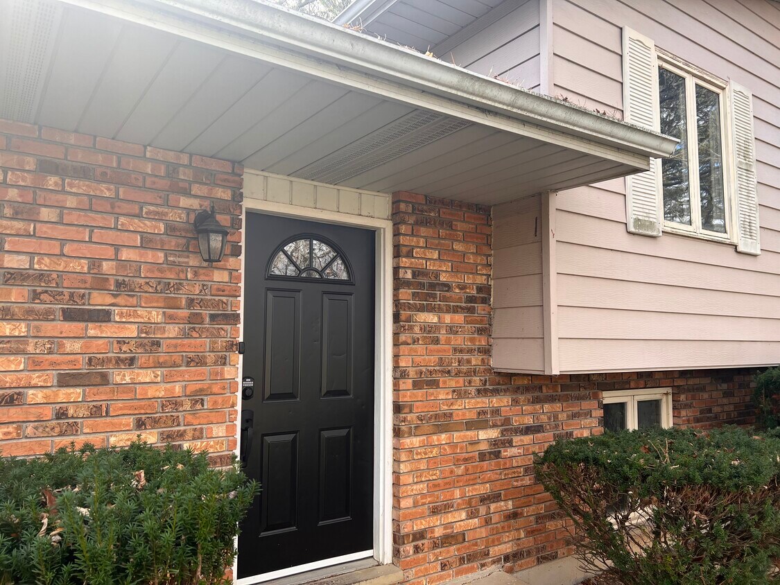 13463 W Blanchard Rd, Gurnee, IL 60031 House Rental in Gurnee, IL