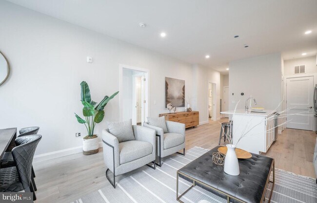 Foto del edificio - 4319 Harrison St NW