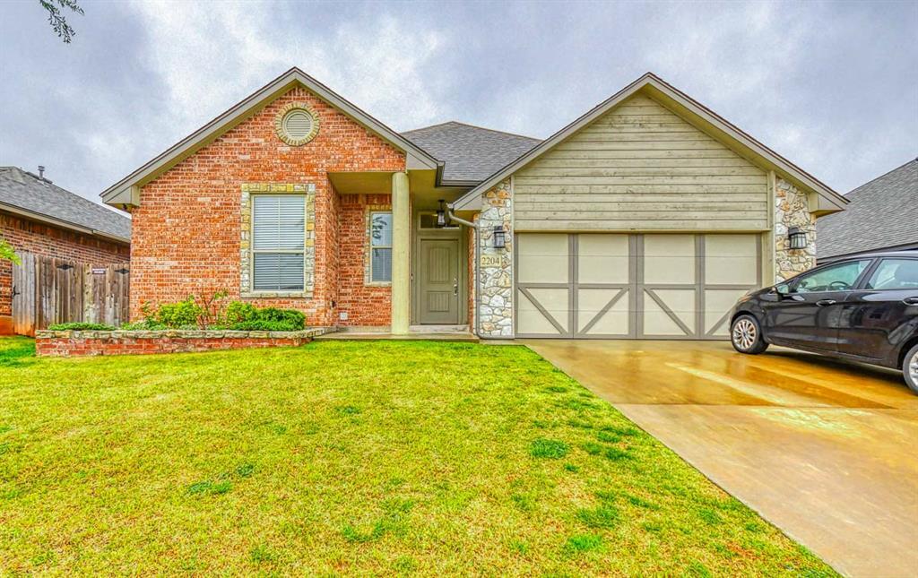 Primary Photo - 2204 Alameda Park Dr