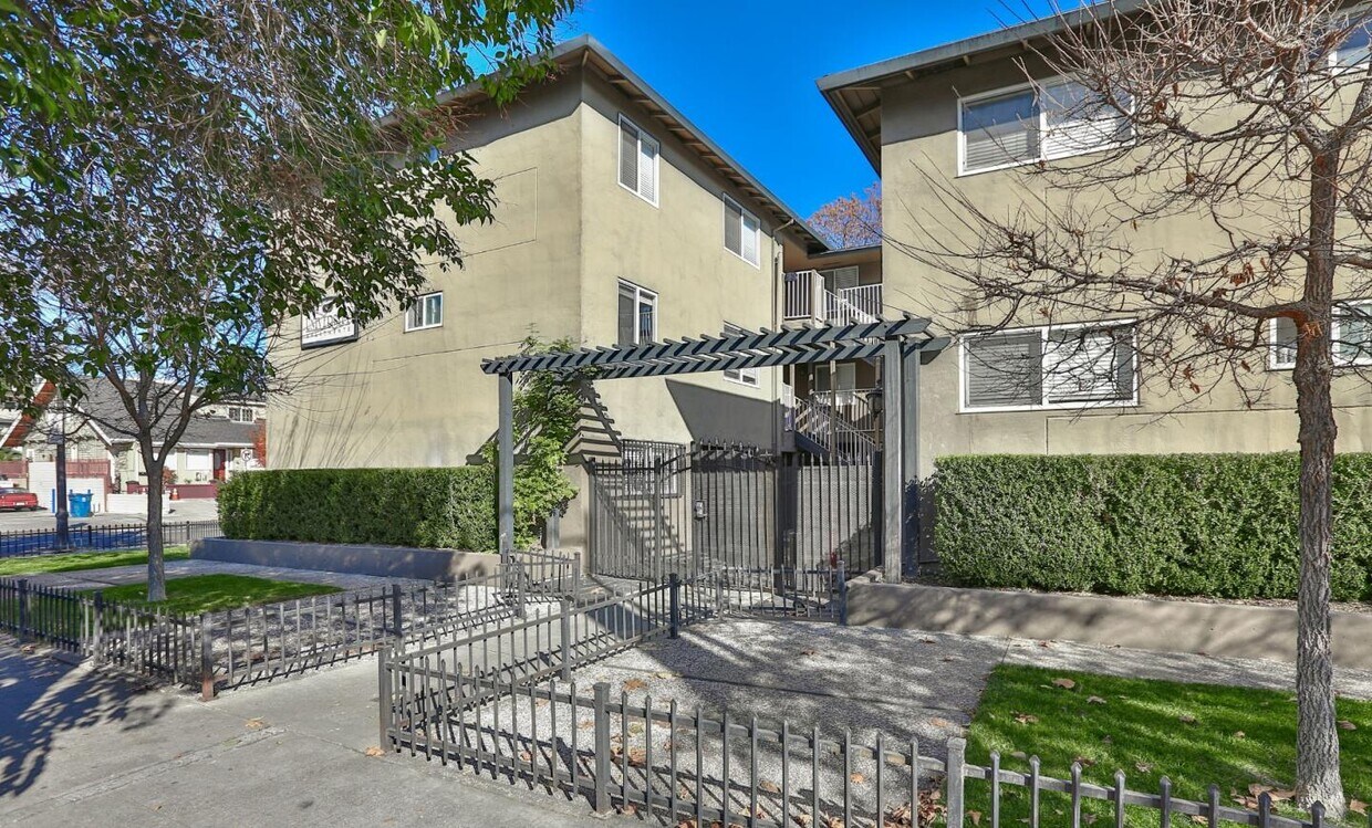 Foto principal - 502 S 4th St