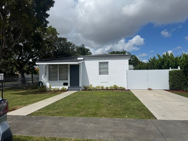Building Photo - 5451 SW 6th St
