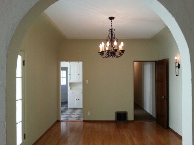 Foto del edificio - 1922 N Hoover St