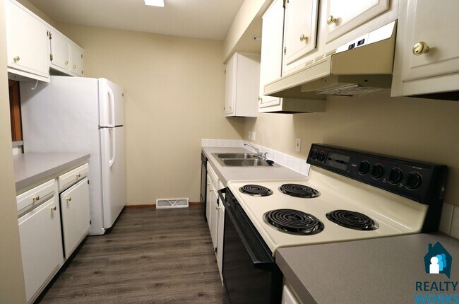 Foto del edificio - 4810-4812 Ginny Avenue