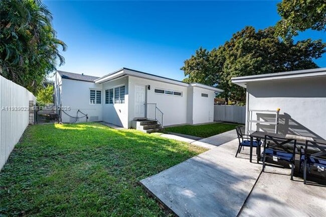 Foto del edificio - 3077 SW 5th St