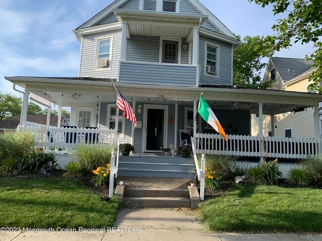 Building Photo - 216 McCabe Ave