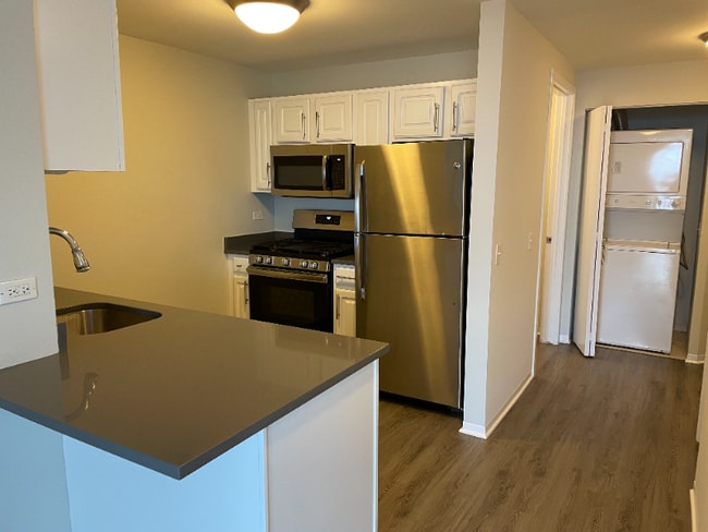 Photo - 23 W Grand Ave Apartment