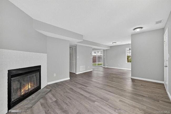Building Photo - 2722 Whispering Hills Dr