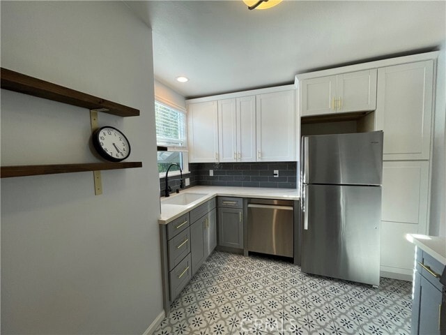 Foto del edificio - 4447 E 14th St