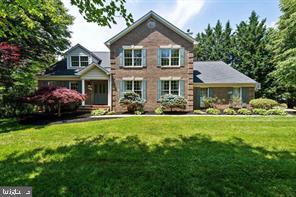 Foto principal - 6305 Golden Star Pl