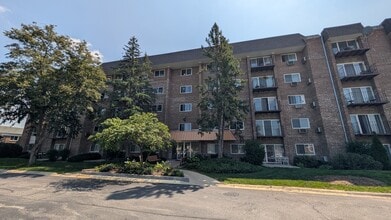 Building Photo - 10353 Dearlove Rd