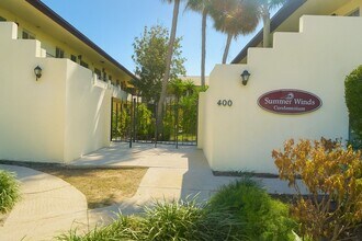 Building Photo - 400 Oakridge Blvd