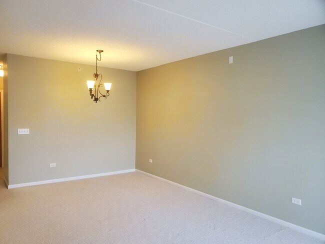 Building Photo - 3451 Carriageway Dr