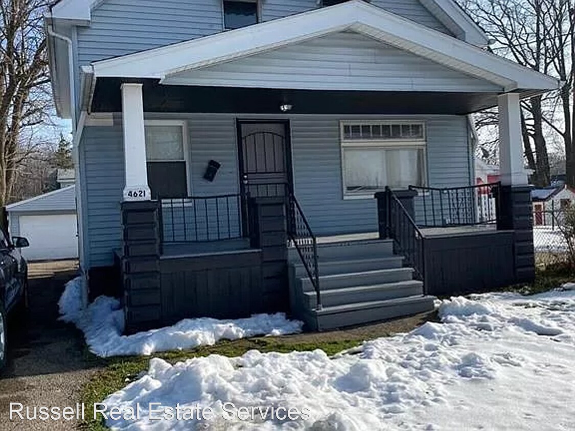 Foto principal - 4 br, 1.5 bath House - 4621 E 174th St