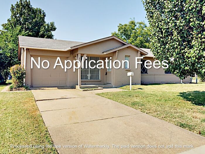 Primary Photo - No Application Fees*