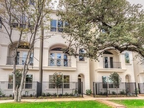 Building Photo - 4009 Lillian St