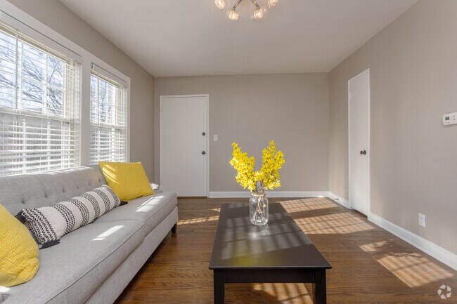 2HAB, 1BA - 880 ft² - Sala de estar - Avenue Willow