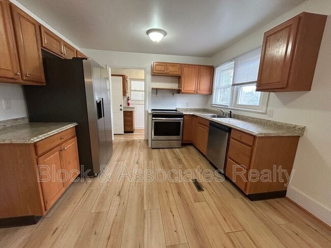 Foto del edificio - 6921 Spencer-Dixon Rd