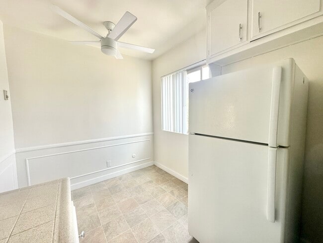 Building Photo - 430 S Gramercy Pl