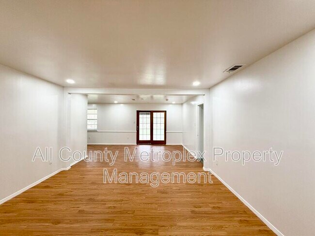 Foto del edificio - 2301 Normandy Dr